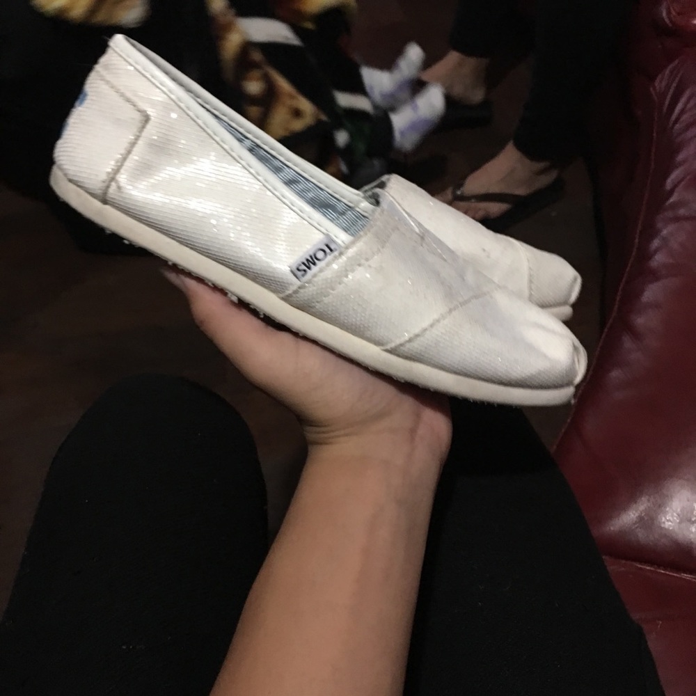 Toms - Picture 2 of 5